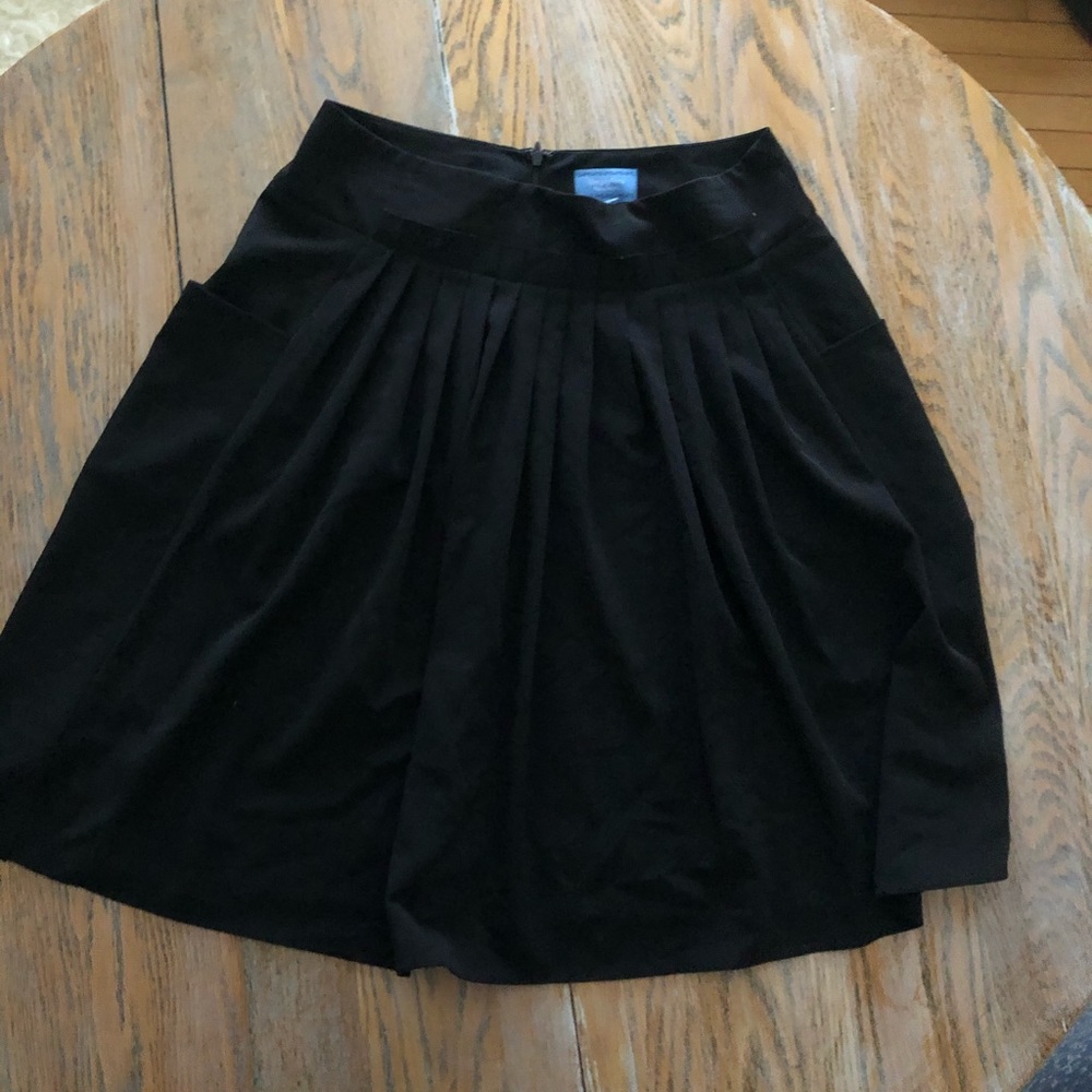 Vera Wang High Waisted Black Pleated Skirt 10
